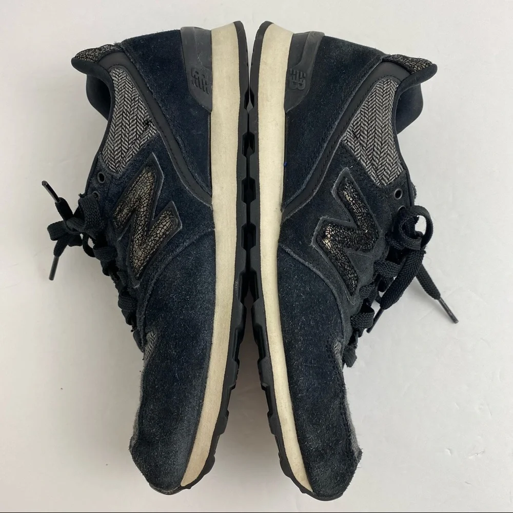 New Balance 696 size 8 Women’s Black Suede Sneakers